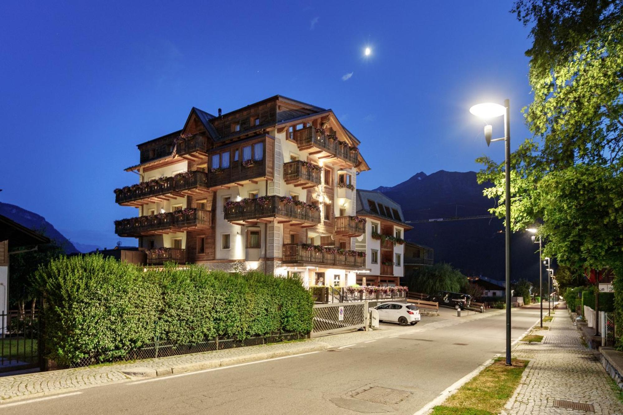 Hotel Sottovento Luxury Hospitality Bormio Exterior foto